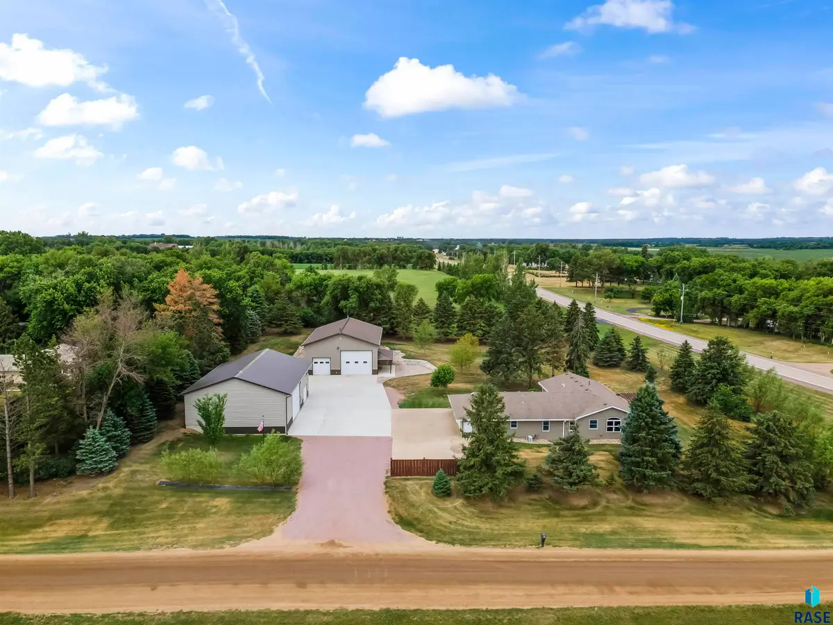 47527 255th St, Renner, SD 57055 - #1