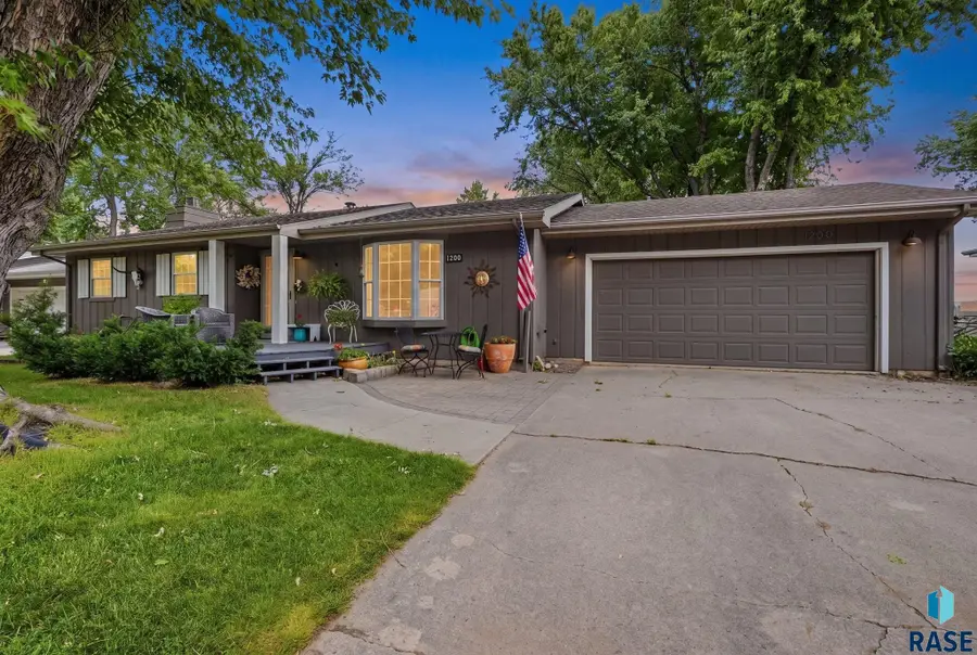 1200 E Cedar St, Brandon, SD 57005 - #3