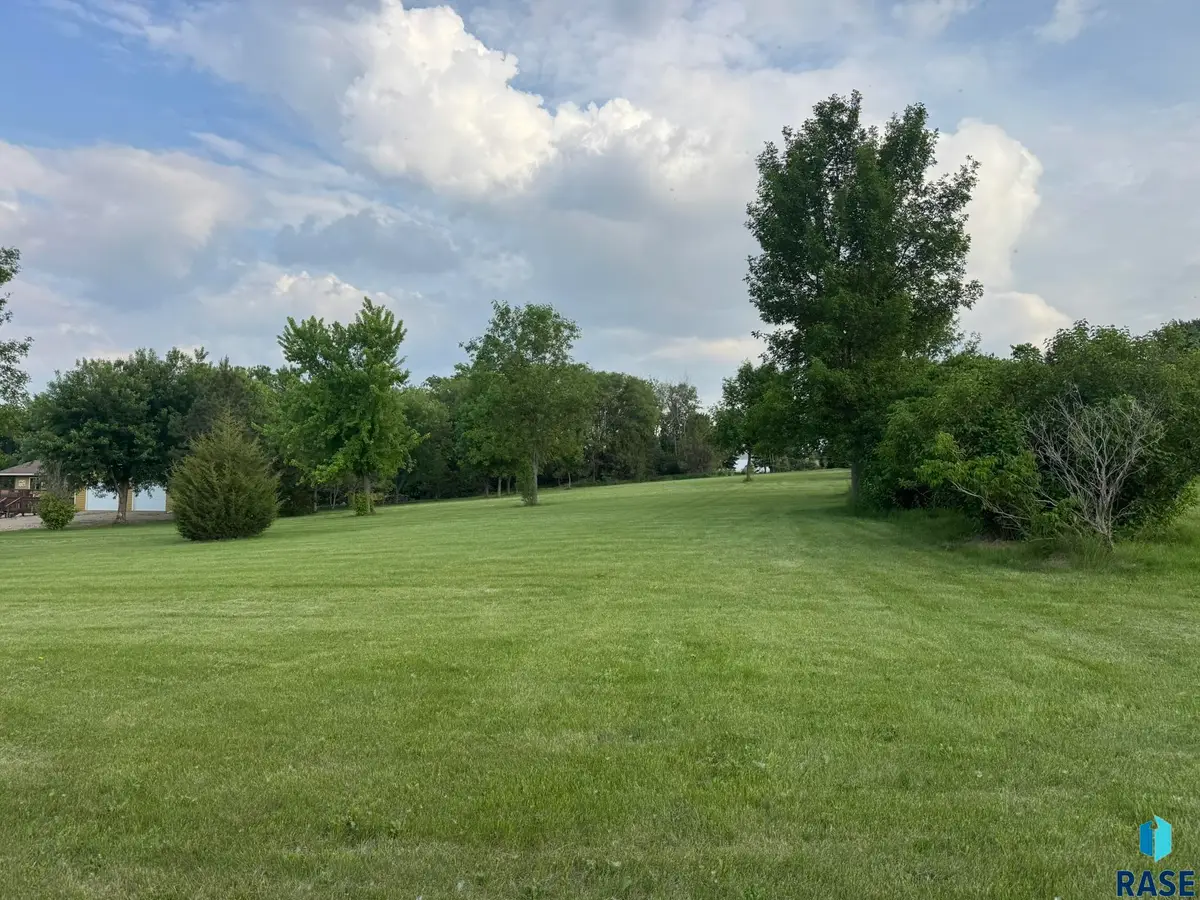 Cottonwood Cv, Madison, SD 57042 - #1