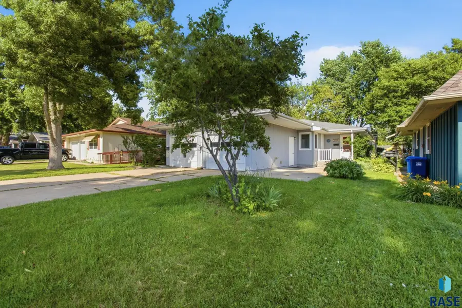 2818 S Main Ave, Sioux Falls, SD 57105 - #2