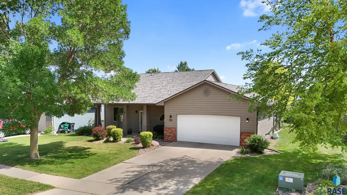 903 Hemlock St, Harrisburg, SD 57032 - #1