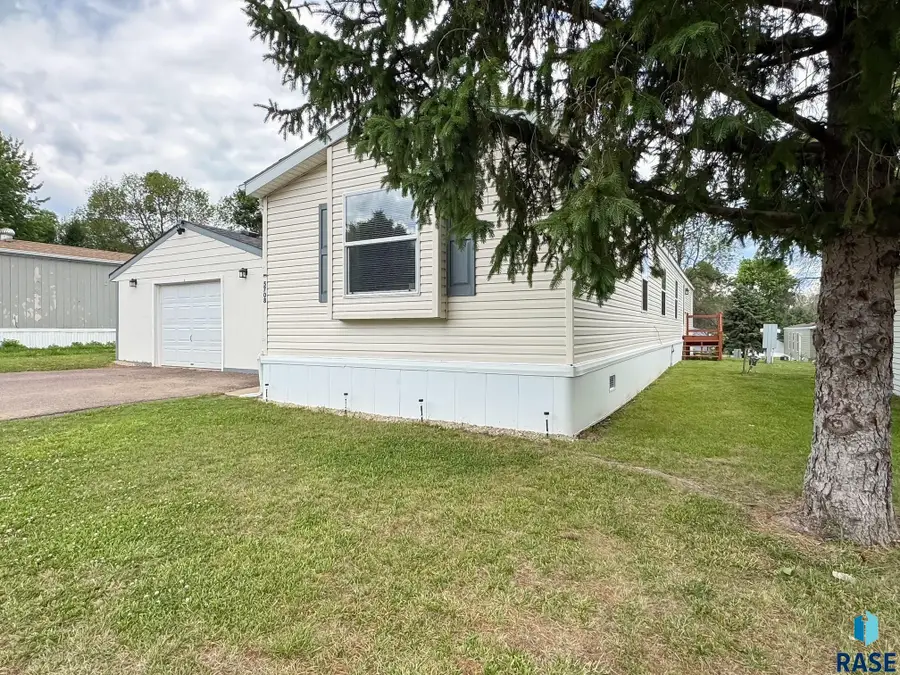 5708 W Thrush Pl, Sioux Falls, SD 57107 - #3