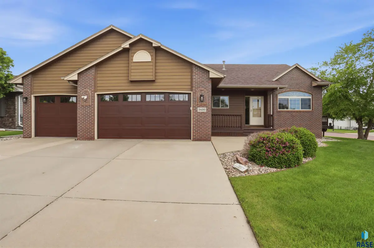 3420 S Fernwood Ave, Sioux Falls, SD 57110 - #1