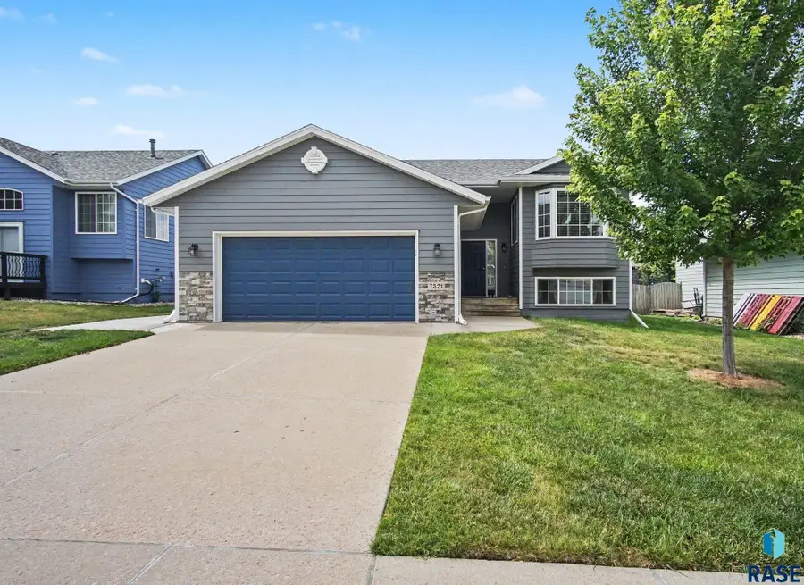 7321 W 51st St, Sioux Falls, SD 57106 - #2