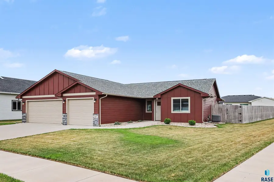 N Main St, Lennox, SD 57039 - #3