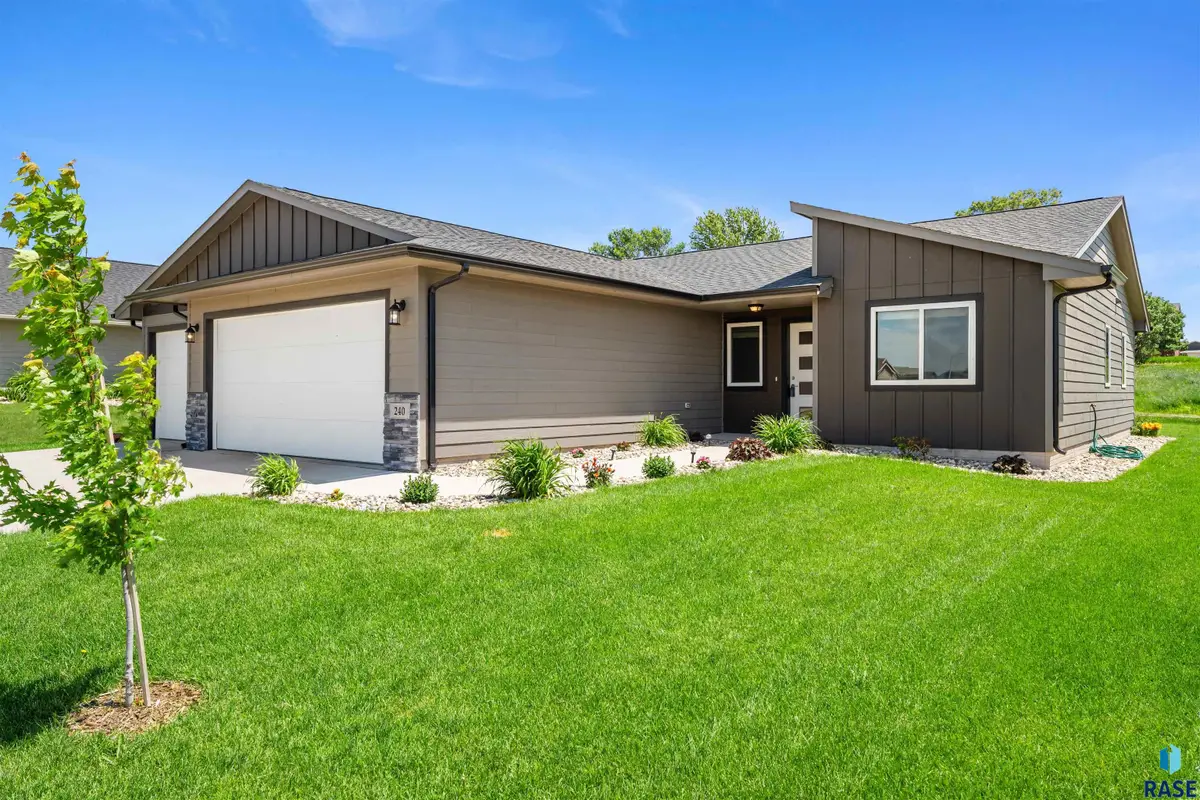 240 N Ceylon Ave, Tea, SD 57064 - #1