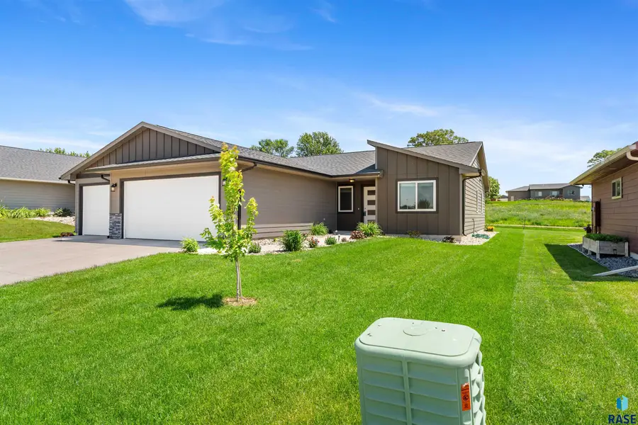 240 N Ceylon Ave, Tea, SD 57064 - #2