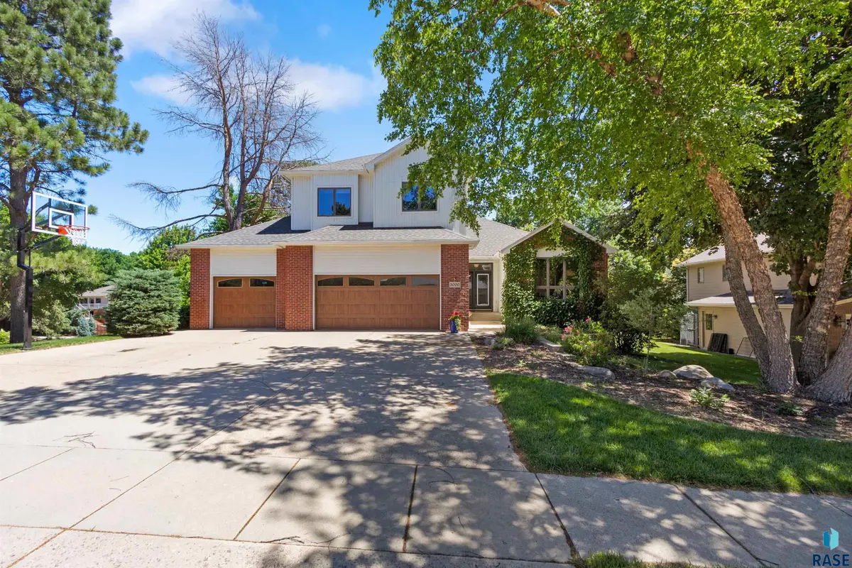 3000 S Amanda Ct, Sioux Falls, SD 57103 - #1