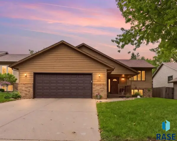 5024 E Fernwood Dr, Sioux Falls, SD 57110