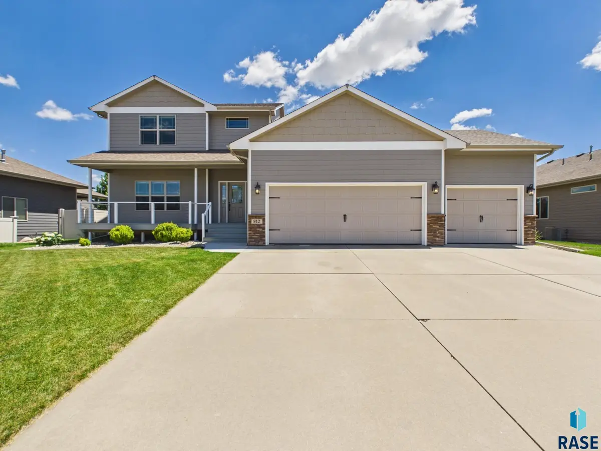 812 S 5th Ave, Brandon, SD 57005 - #1