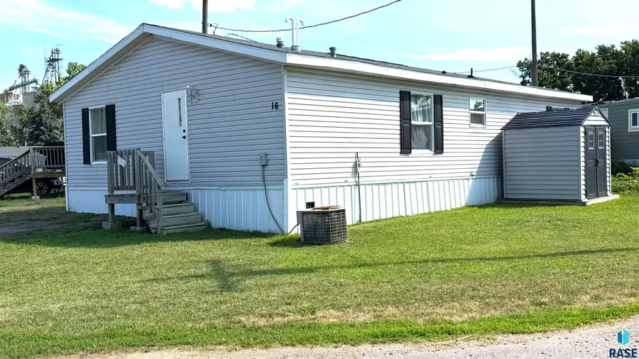 400 E Maple #16 St #16, Beresford, SD 57004 - #2