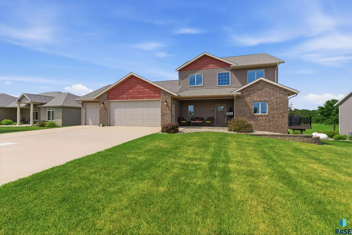 605 E 2nd Ave, Beaver Creek, MN 56116 - #1