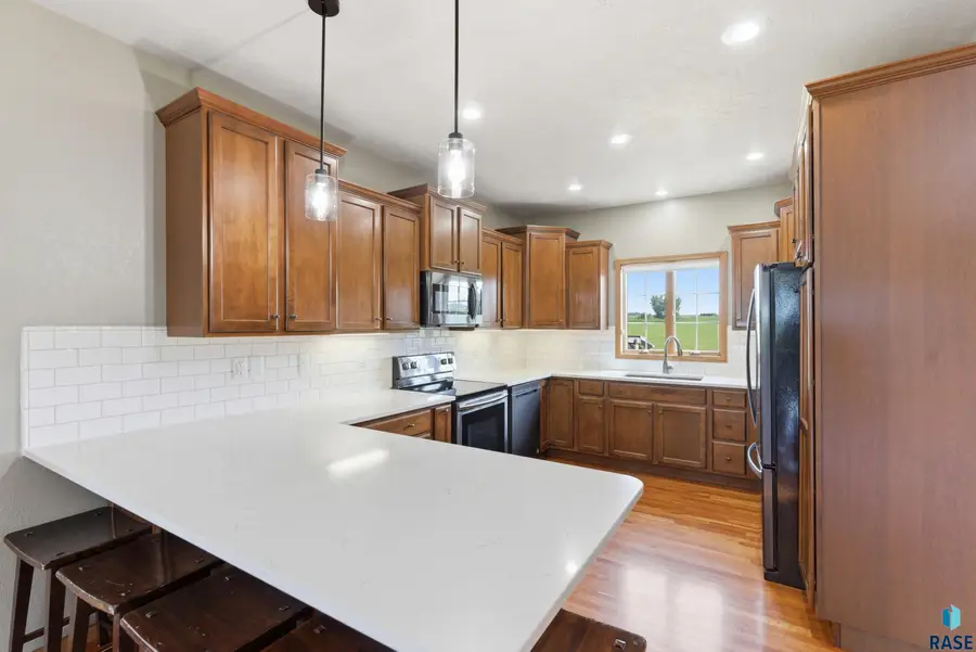 605 E 2nd Ave, Beaver Creek, MN 56116 - #3