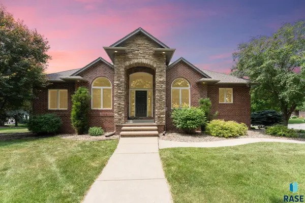 6205 S Pinehurst Ct, Sioux Falls, SD 57108