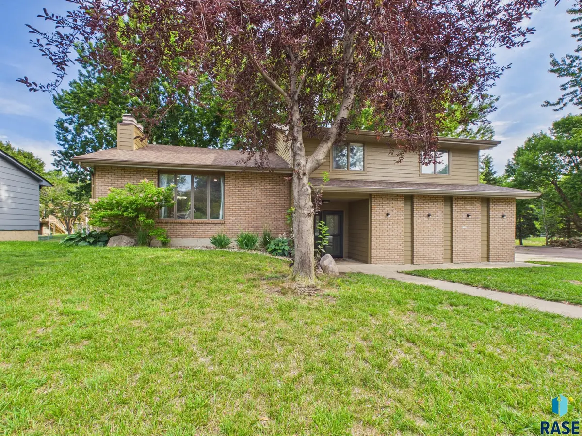 5600 W Pebble Creek Rd, Sioux Falls, SD 57106 - #1
