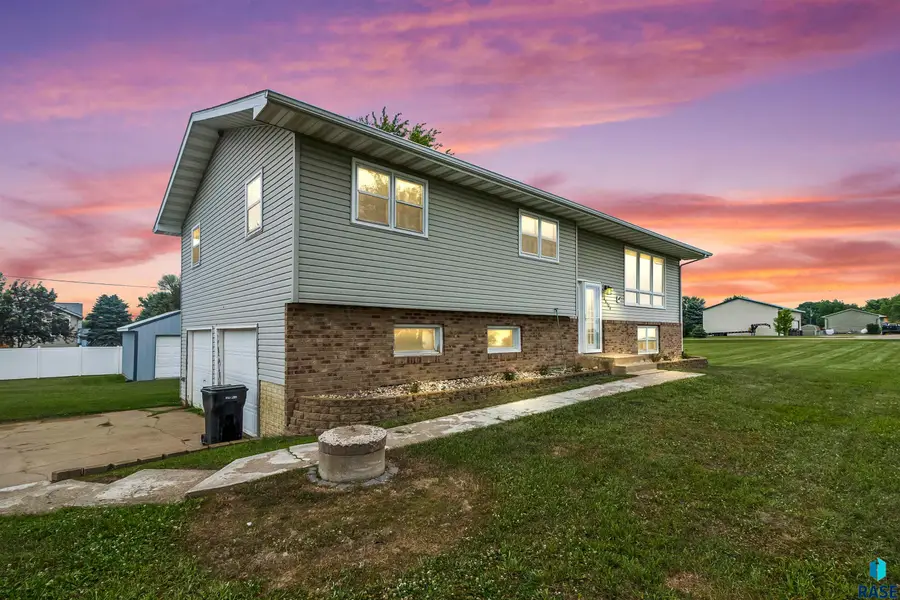 46704 265th St, Sioux Falls, SD 57107 - #2