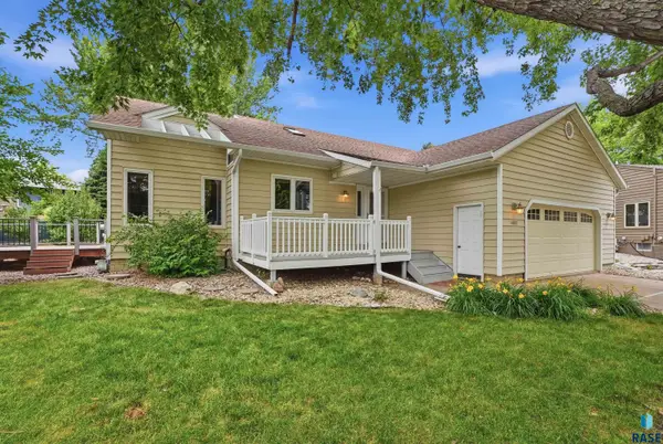 4600 Quail Run Ave, Sioux Falls, SD 57105