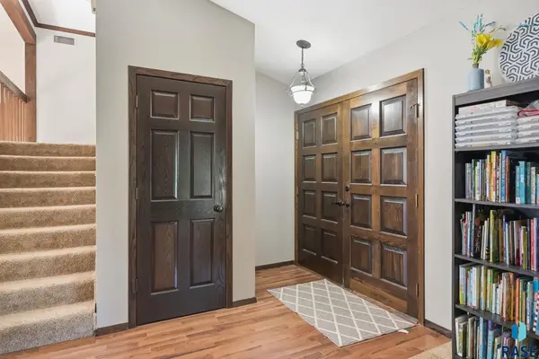 708 N Appaloosa Trl, Sioux Falls, SD 57110