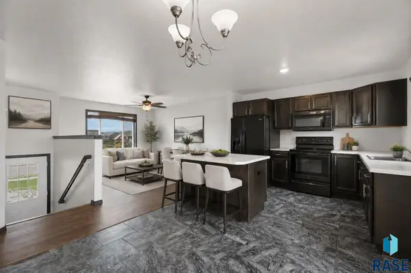 3916 S Pisidian Ave, Sioux Falls, SD 57110