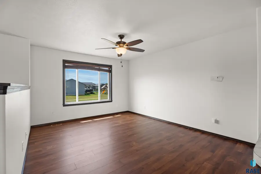 3916 S Pisidian Ave, Sioux Falls, SD 57110 - #2