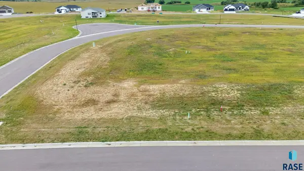 101 High Cross Cir, Crooks, SD 57020