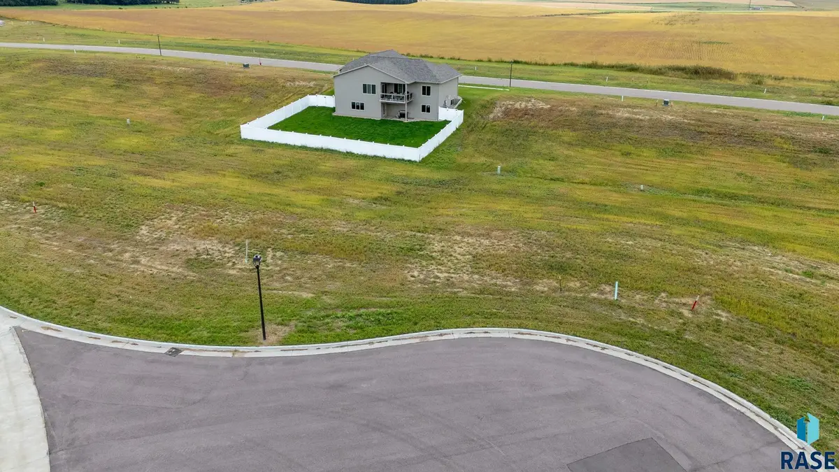 613 W Dianne St, Crooks, SD 57020 - #1