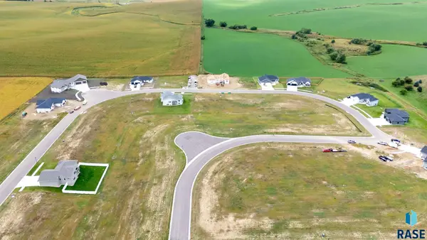 109 S Ridgeview Ave, Crooks, SD 57020