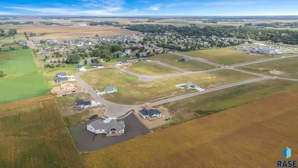304 W Willow Trl, Crooks, SD 57020