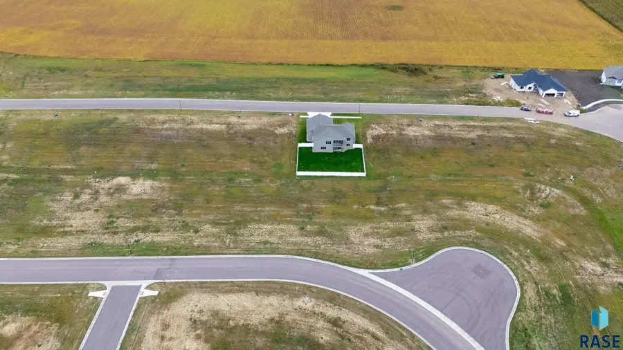 404 W Willow Trl, Crooks, SD 57020 - #2