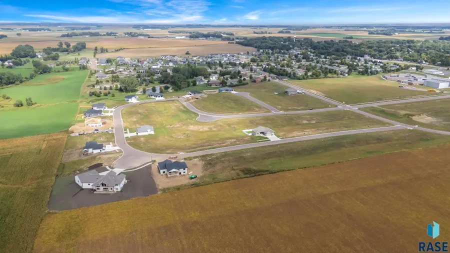 405 W Willow Trl, Crooks, SD 57020 - #3