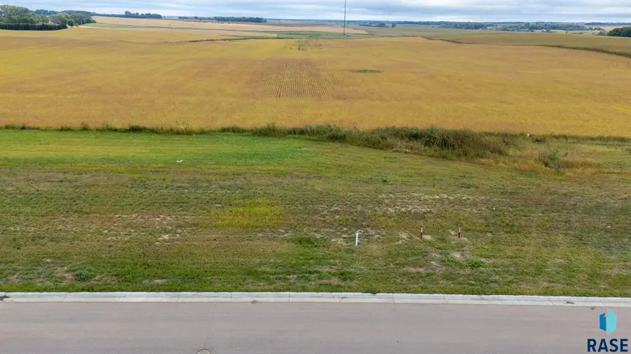 413 W Willow Trl, Crooks, SD 57020 - #2