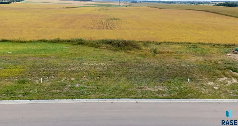 501 W Willow Trl, Crooks, SD 57020 - #2