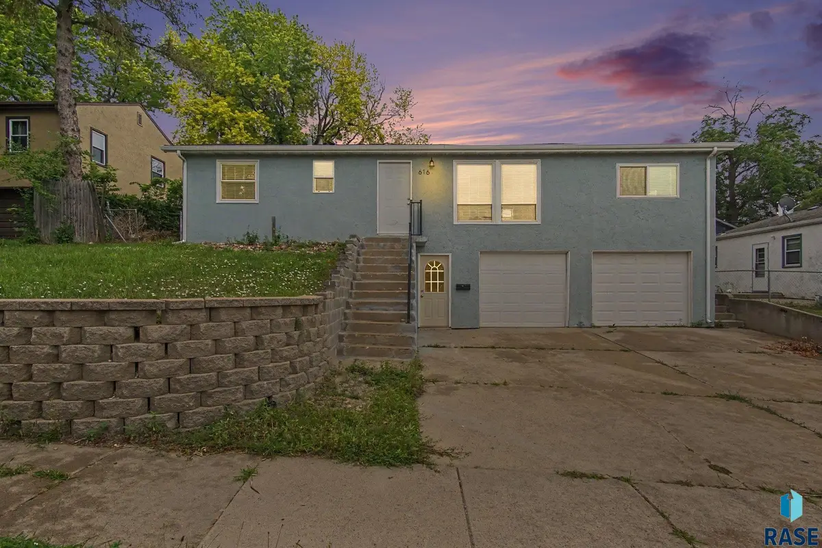616 S Highland Ave, Sioux Falls, SD 57103 - #1