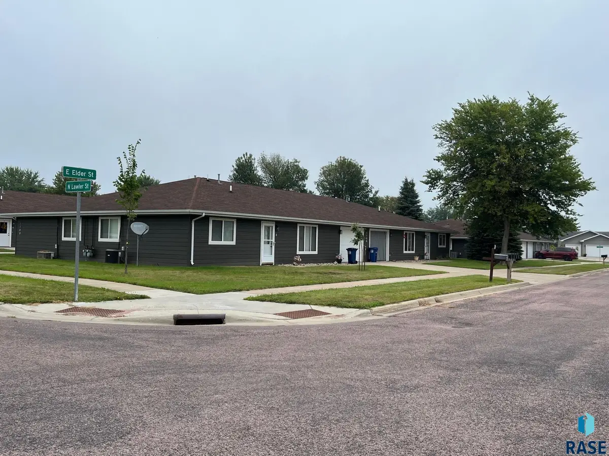1100 E Elder St, Canton, SD 57013 - #1