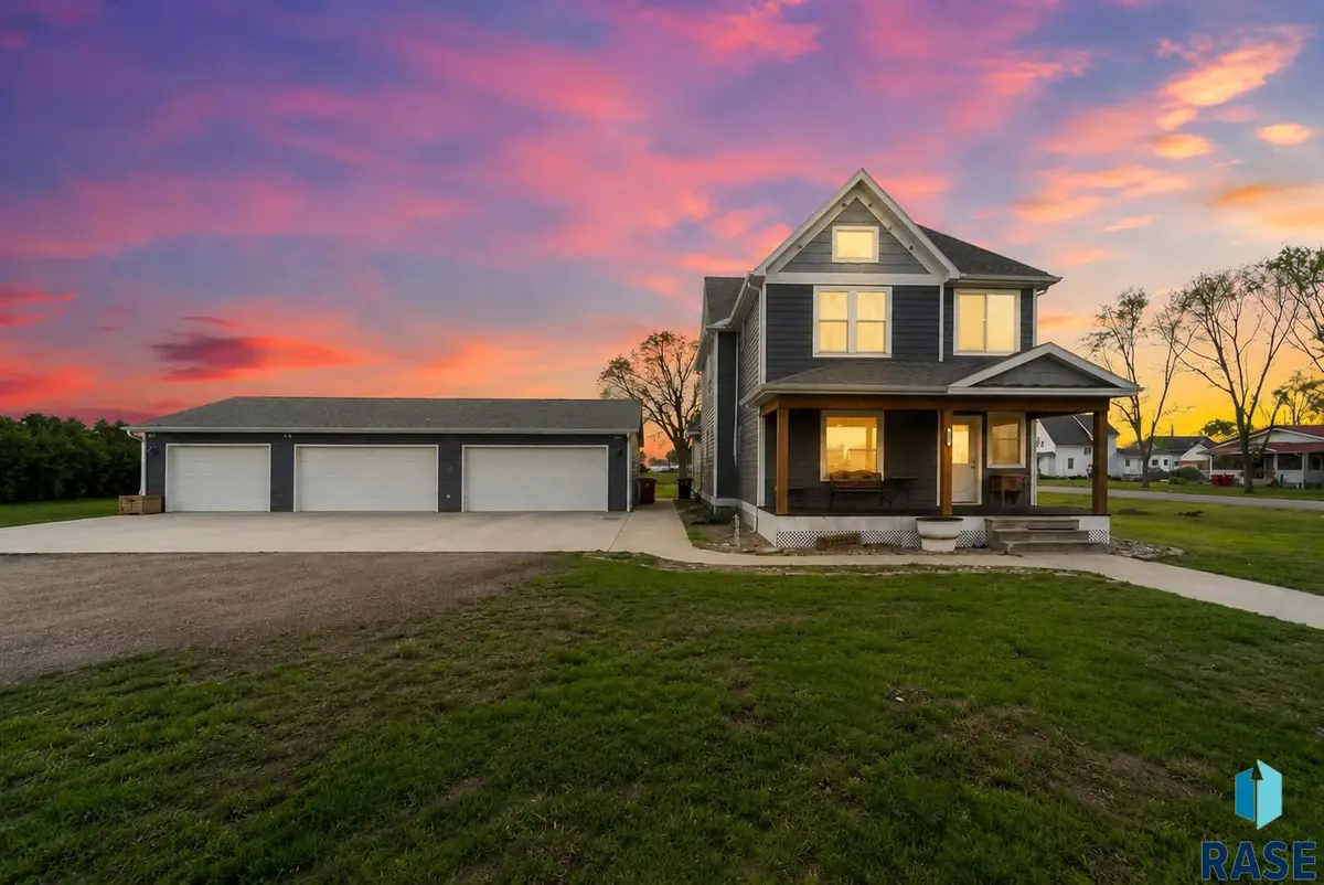 420 7th St, Hudson, SD 57034 - #1