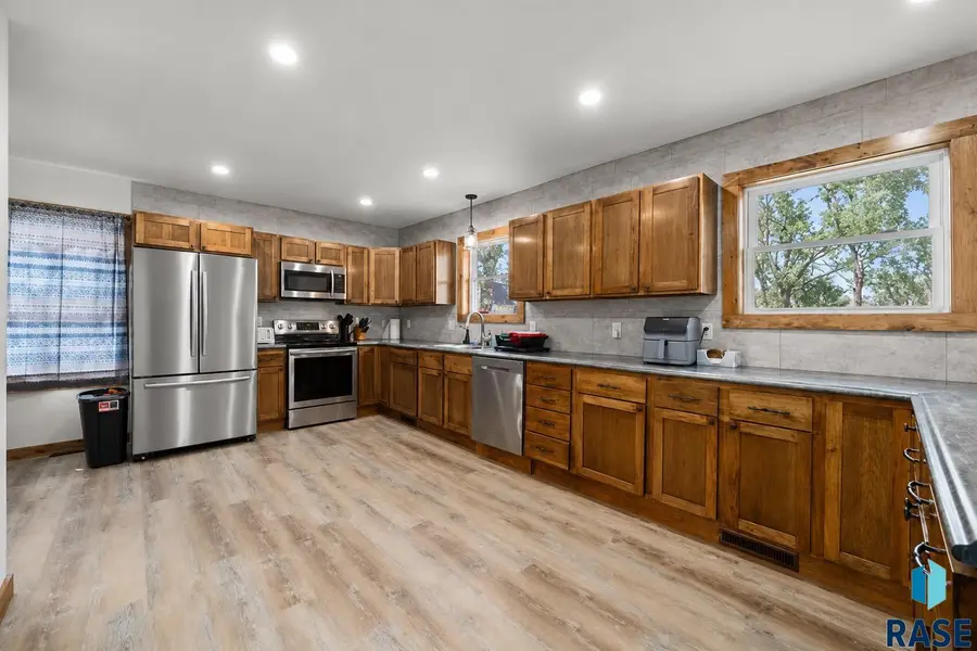 420 7th St, Hudson, SD 57034 - #3
