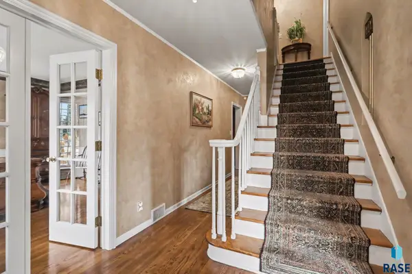 220 E 27th St, Sioux Falls, SD 57105