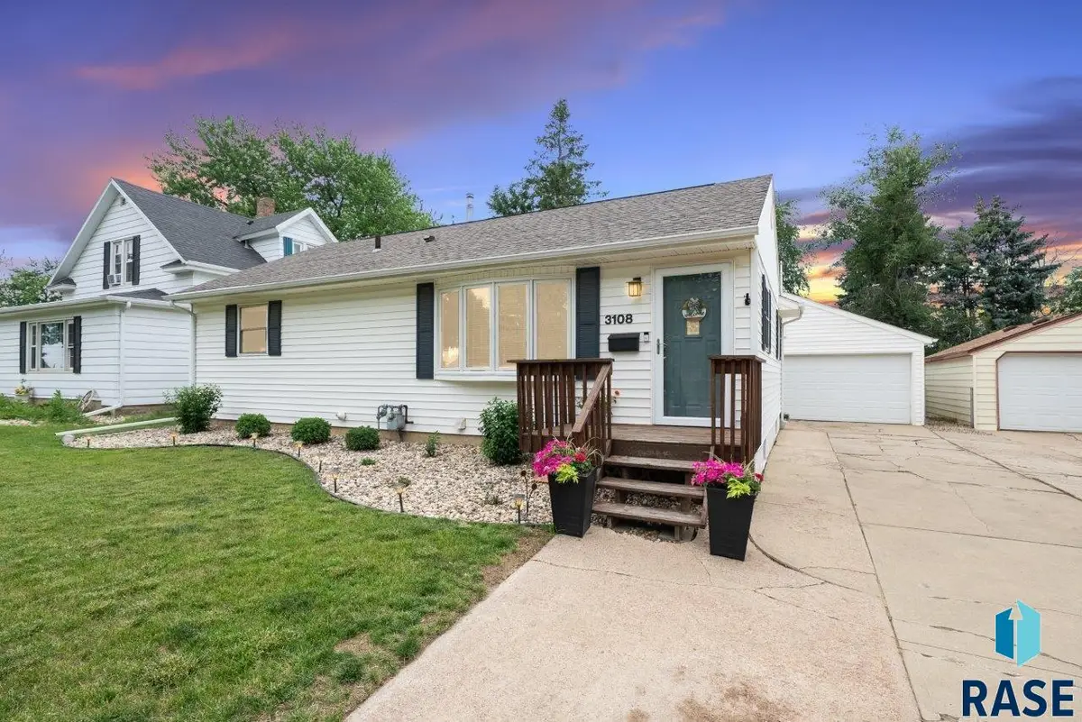 3108 E 15th St, Sioux Falls, SD 57103 - #1