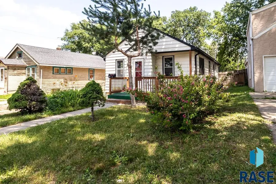514 N French Ave, Sioux Falls, SD 57103 - #2