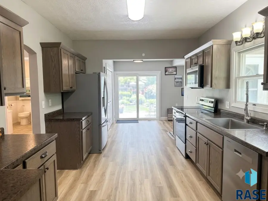 105 W Ash St, Arlington, SD 57212 - #3