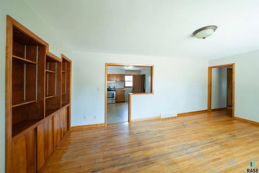 3005 S 5th Ave, Sioux Falls, SD 57105 - #3