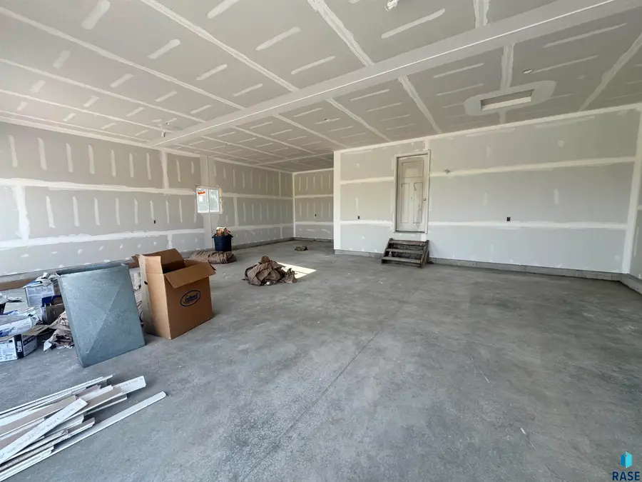 506 Shirley St, Harrisburg, SD 57032 - #3