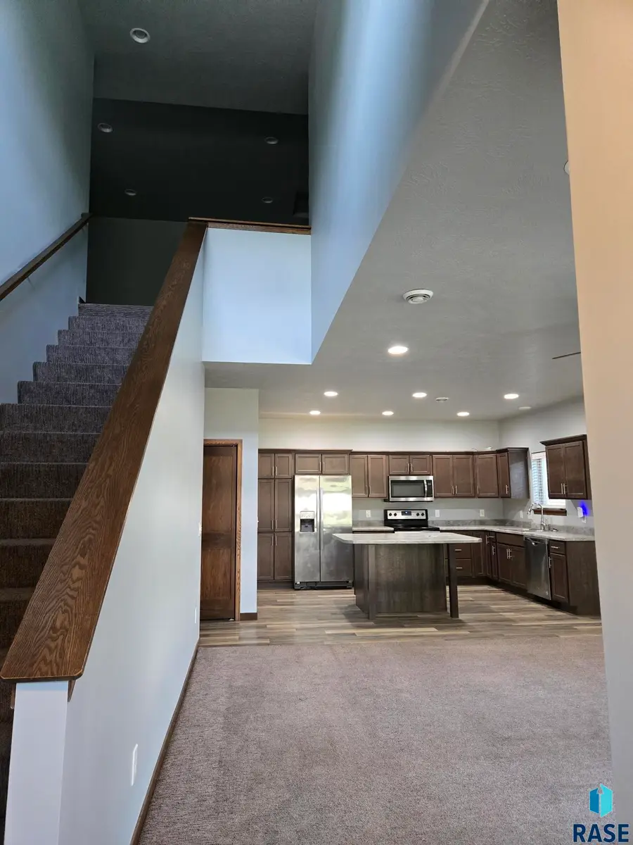 504 W Cascade St, Sioux Falls, SD 57108 - #3