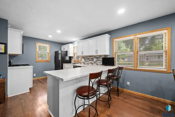 923 N Spring St, Luverne, MN 56156