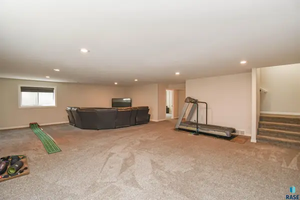 3913 S Pillsberry Ave, Sioux Falls, SD 57103