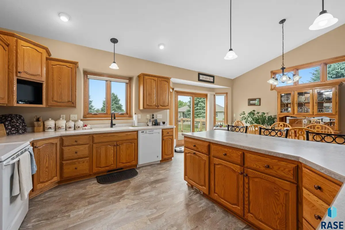 507 Erin Cir, Hartford, SD 57033 - #1