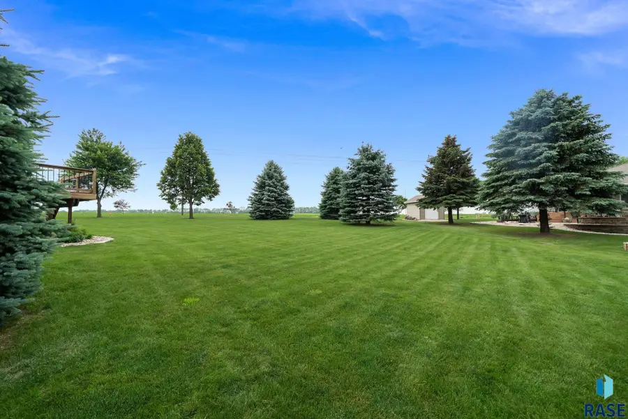507 Erin Cir, Hartford, SD 57033 - #3