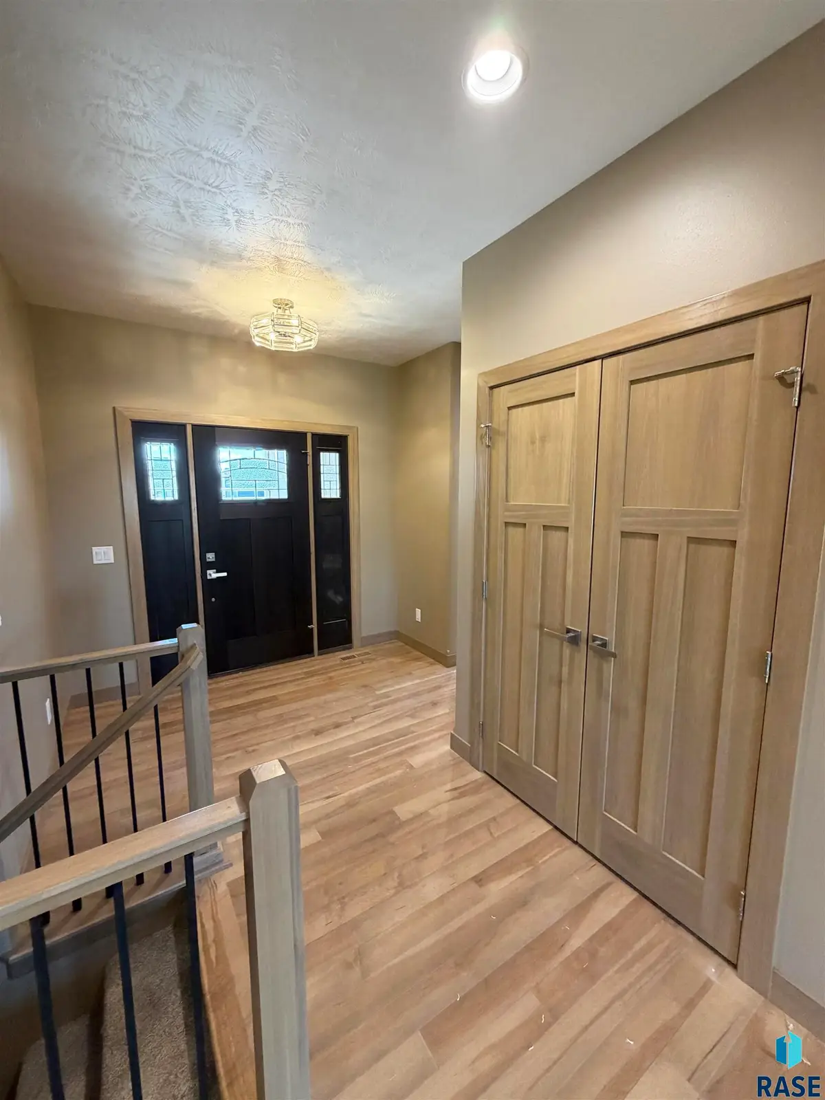 2905 S Dunraven Ave, Sioux Falls, SD 57110 - #1