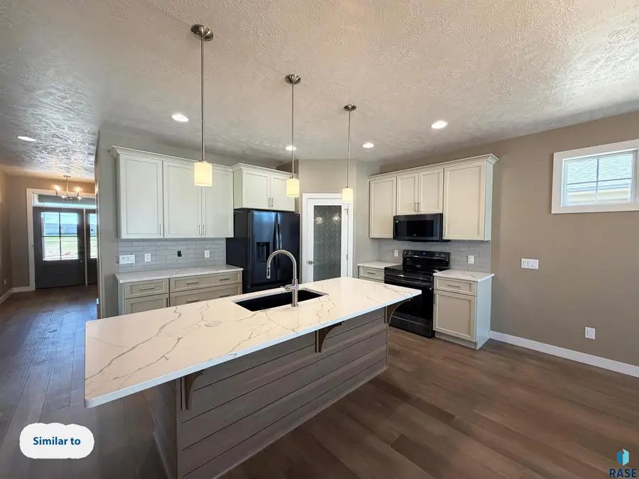5913 S Huntwood Ave, Sioux Falls, SD 57108 - #2