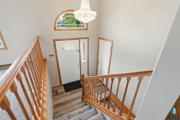 4404 E Steeple Cir, Sioux Falls, SD 57103